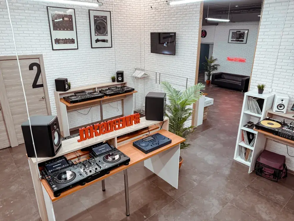 Тренинг-зал Pioneer DJ School - фото 5